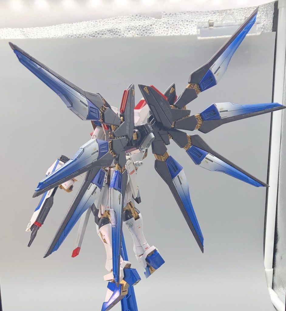 家の撮影ブースに限界を感じたので、大阪市西区にある模型工房の凸+凹さんで撮影しました♪