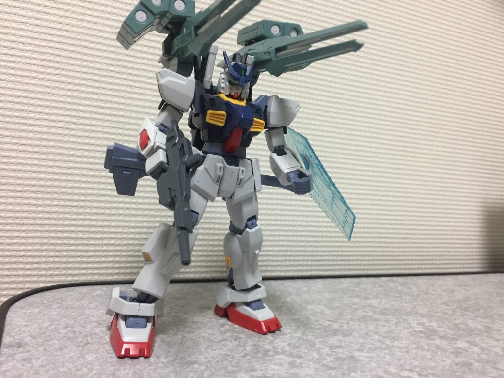 ミサイルランチャー装備。
XG、XL、XSの3つのグレードから選択可能。廉価版のXGにはビームシールドが片腕のみだったが、E型になると両腕標準装備となった。バックパックにオプションを取り付けられるのは上級グレードのXSのみ。
比較的好評だったが、軍縮の煽りを受け生産終了。