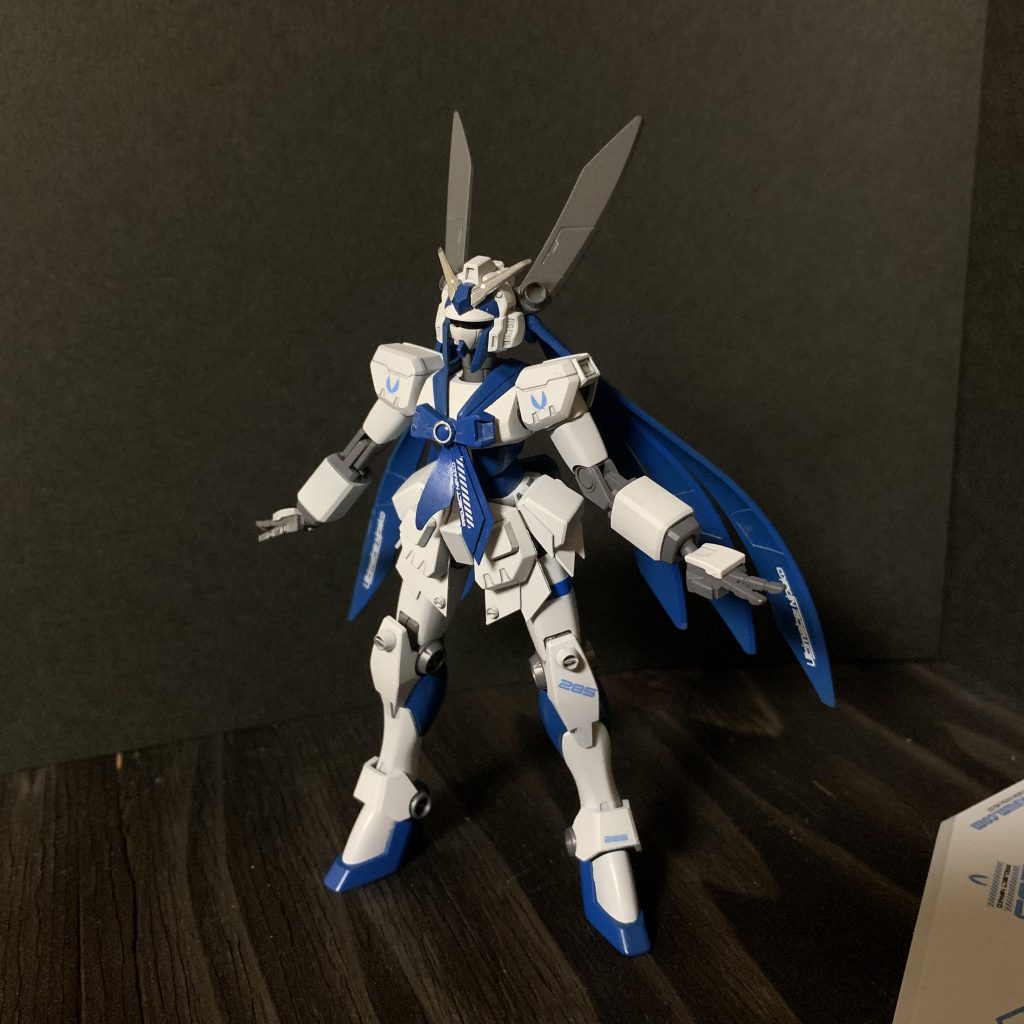 ほぼキットのままですが、胸のリボンとスカートをプラ板にて作成し、髪の部分はツインテールに加工しました。