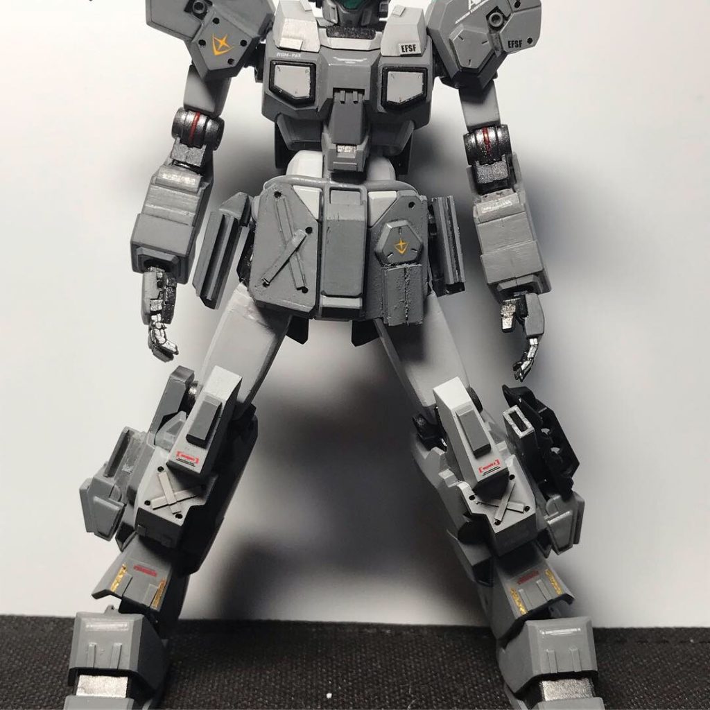 正面からです!全体的にグレーにしてみました!あと左右非対称な感じにしてます。