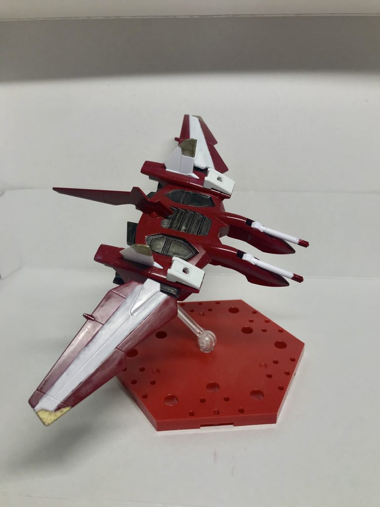 ファトゥム-oo-の機関砲を排除し、火力よりも機動性を特化させています。