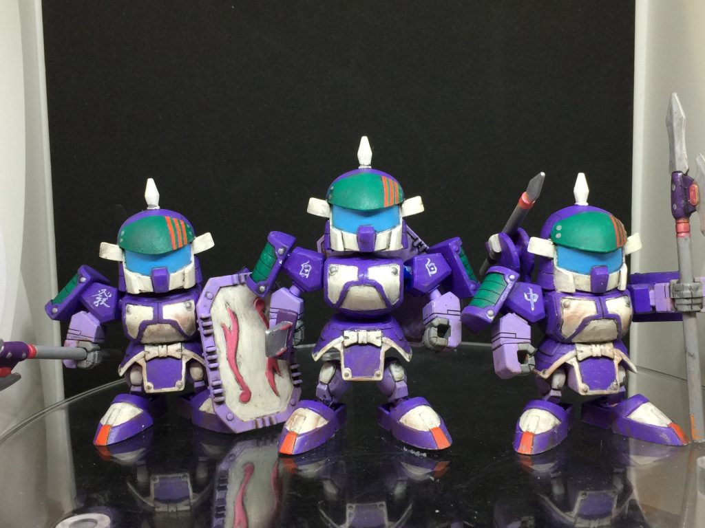 中「白」左「発」右「中」の麻雀の三元牌を肩と後頭部に筆ペンを使いました。