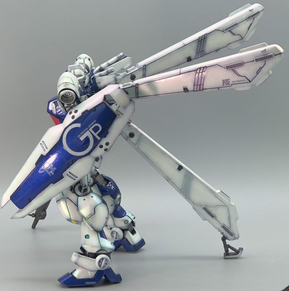 カラーストリームパール顔料は角度によって色が変わります