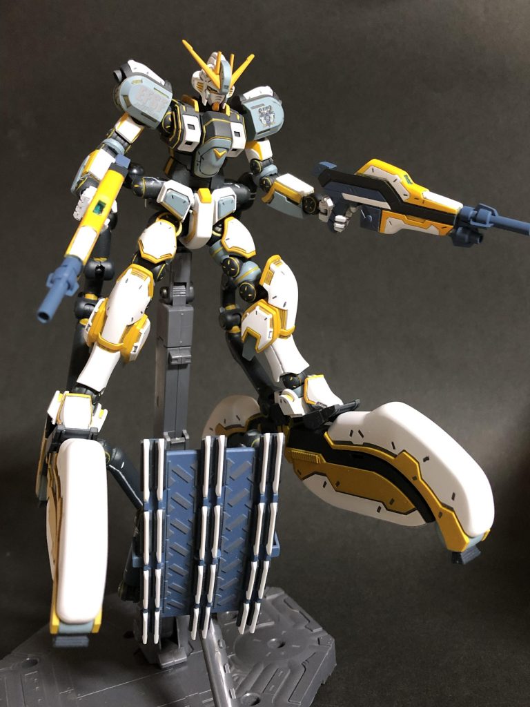 サブレッグもスクラッチして飛行形態を再現‼️