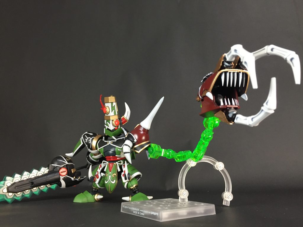 無限に伸び、どこまでも獲物を追いかけ、