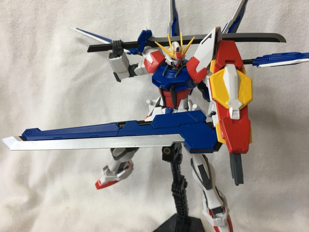 また内部にカタナが仕込まれており、より素早い剣戟が必要とされる場合にしようする
バスターサーベル部分も持ち柄があるため二刀流も可能