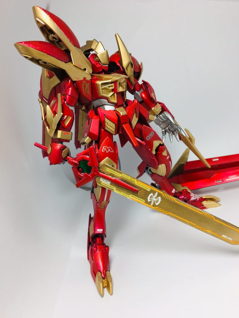 ルプスレクスのアンテナを右手につけています。特に意味はありません...(カッコいいからつけたかっただけ)