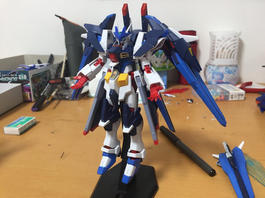 一般この機体かなり強いと思うが、この機体にも弱点がある、それは何かに特化した機体に弱いところである。
攻撃特化なら倒す前にダメージ差で先に倒される、速度特化ならドラグーンが付いて行けなくてフルボッコ、防御特化なら押しきれなくてダメと色々と弱点が多い。
それをなくすためにこの機体の戦闘スタイルを変える装備をこれから作る予定です