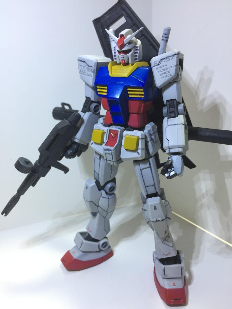 シールド裏面は関節部と同じジャーマングレーを塗装しました。