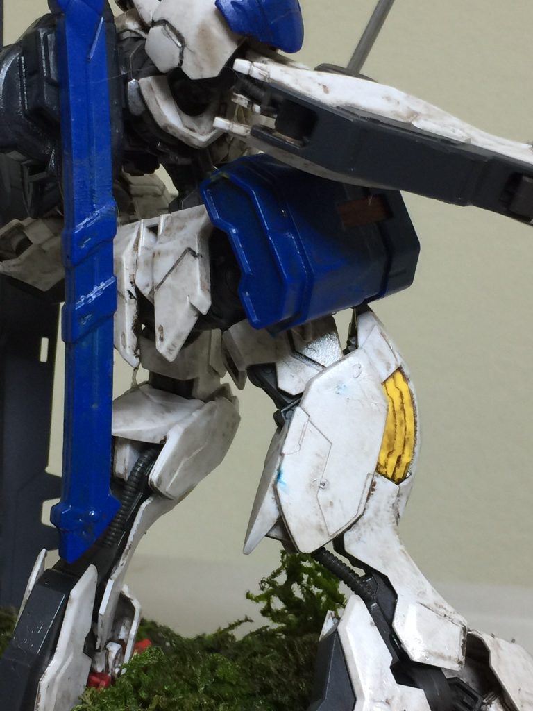バルバトスルプスレクス 右斜め背後
アピールショット!
ビルダーズパーツHDと 一緒に 付属して
いた ミサイルポッドを 右腰に
取付けました。
意外と バルバトスルプスレクスの腰に
マッチしました。
ミサイルポッドの塗装は クレオス
コバルトブルーと ミサイルは
ガンダムカラー レッドで 塗装
しました。