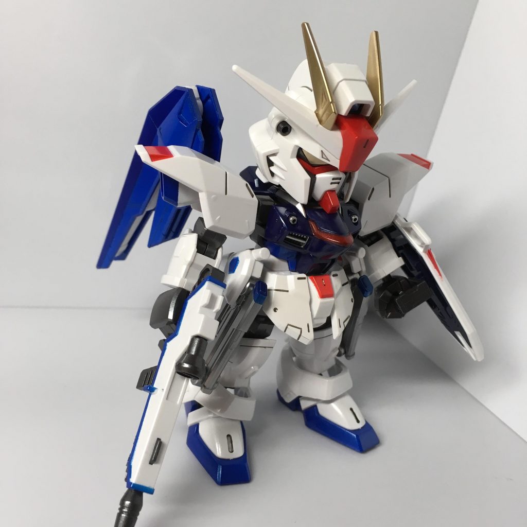 基本タミヤの瓶のラッカー塗料で塗装してますが一部はMr.カラーのスーパーメタリックを使っています。