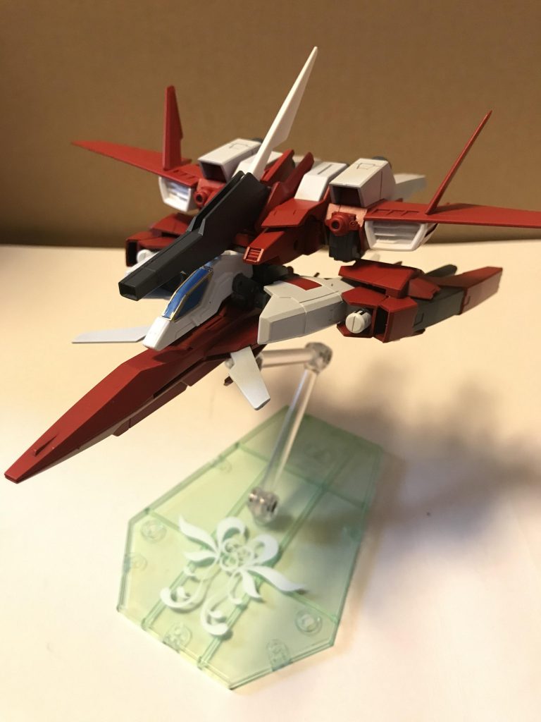 ライオットブースターグラスパーモード
ライオットブースターをストライクと分離させ形態でこの状態でも並みのMSには引けを取らない戦闘能力を持っている
ジャスティスのファトゥムと同じ様にストライクを背に乗せ飛行する事も出来る