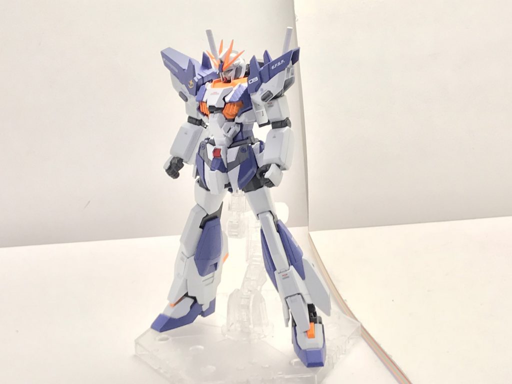 ベーシック状態正面。後述する各種モジュールの基礎ユニットとなるこの形態は開発スタッフ間ではピスティルの名称で呼ばれることもあったが、現場においては定着しなかった。