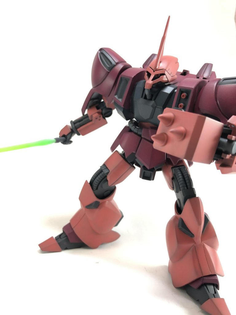 ナックルシールドとサーベルで