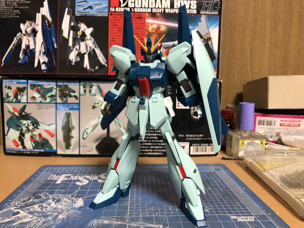 リゼル隊長機のパーツを使って、よりカスタム機寄りになりました。