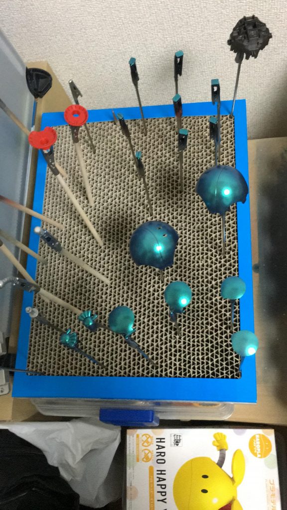 パール塗装10回目。ここまで来るのに4、5時間はかかったかも。吹いては乾かしての繰り返し。地道な作業ですが、いい勉強になりました。