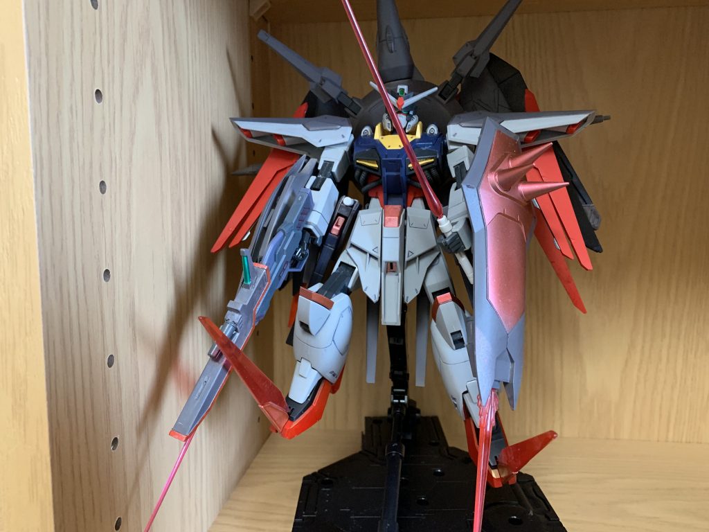 核エンジンを使う事でこそ成り立つ機体ではあるが、既に予定パイロットのラウ・ル・クルーゼはこの世におらず、ユニウス条約の締結でニュートロンジャマーキャンセラーも使用禁止になるだろう。故にこれは封印され、消去される機体なのである。
(という長い長い独自設定でした。。ここまでお付き合いありがとうございました)