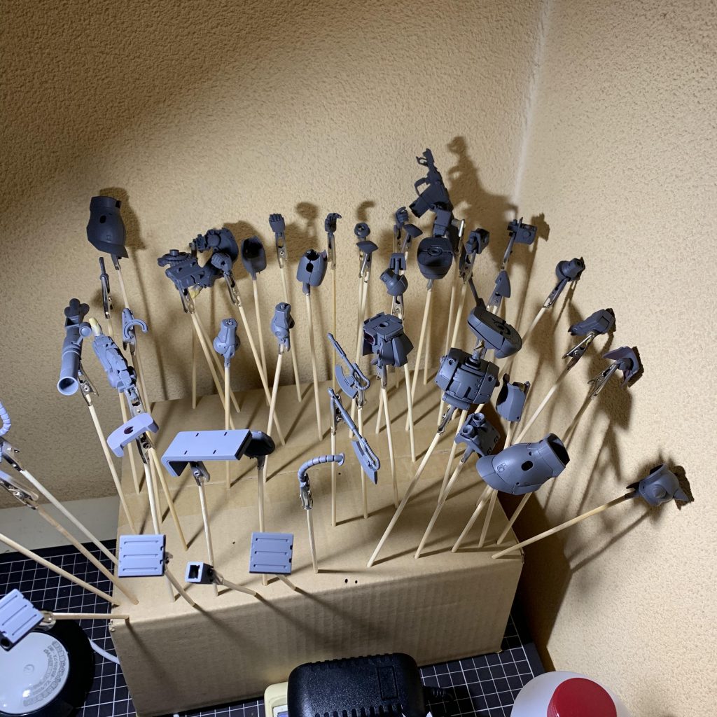 見よう見まねで始めたので動画やブログを参考にサフ入れしては直しを繰り返しました。