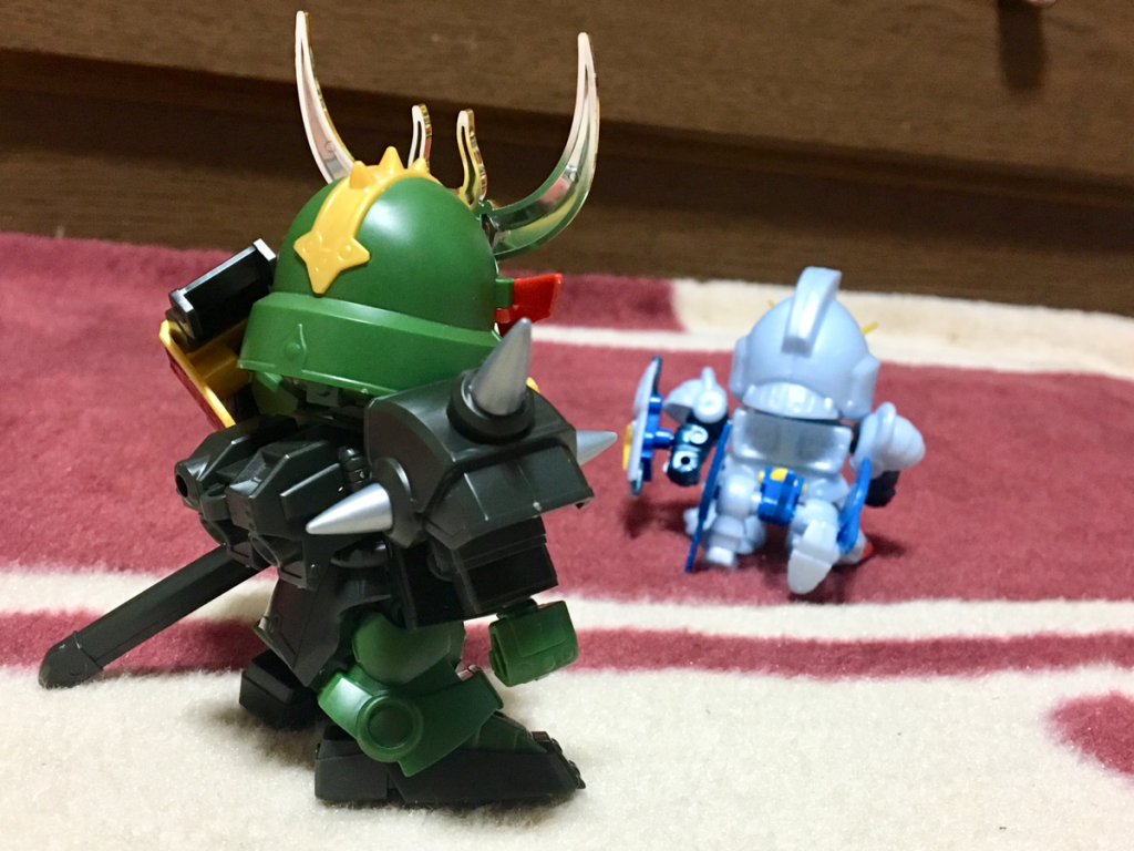 騎士:裸のジムとか、バラして遊んでたらバネを無くしちゃったノック式ボールペン並みに使えないじゃないスか。あいつらに召喚は無理ッスよ次行きましょ次