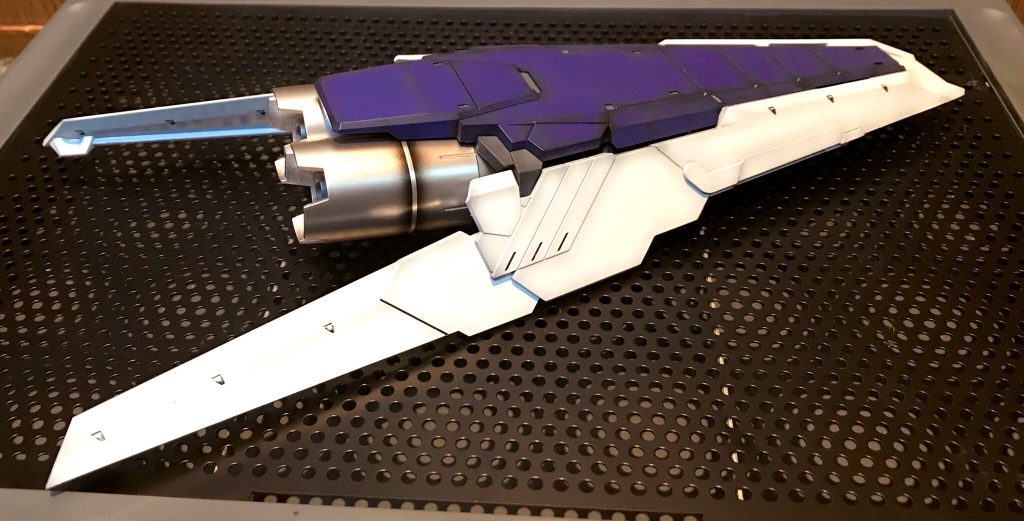 メガシールド部はマフラーにしか見えなかったので(笑)排気管のような金属塗装を行いました。