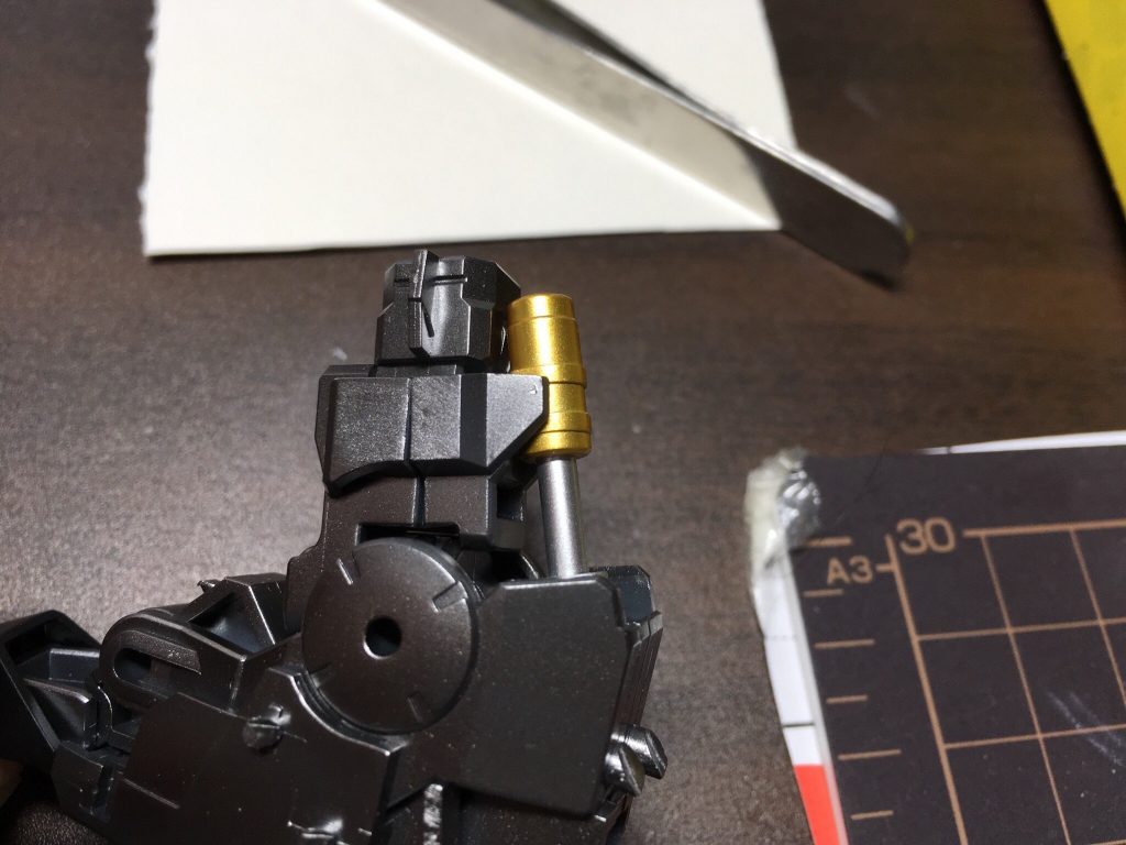 内部フレームはガイアのフレームメタリック1、Exシルバー、スターブライトゴールドで塗り分け。