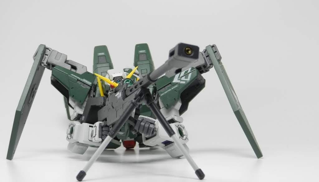 腹這いになって狙撃体勢取れるのはすごい。