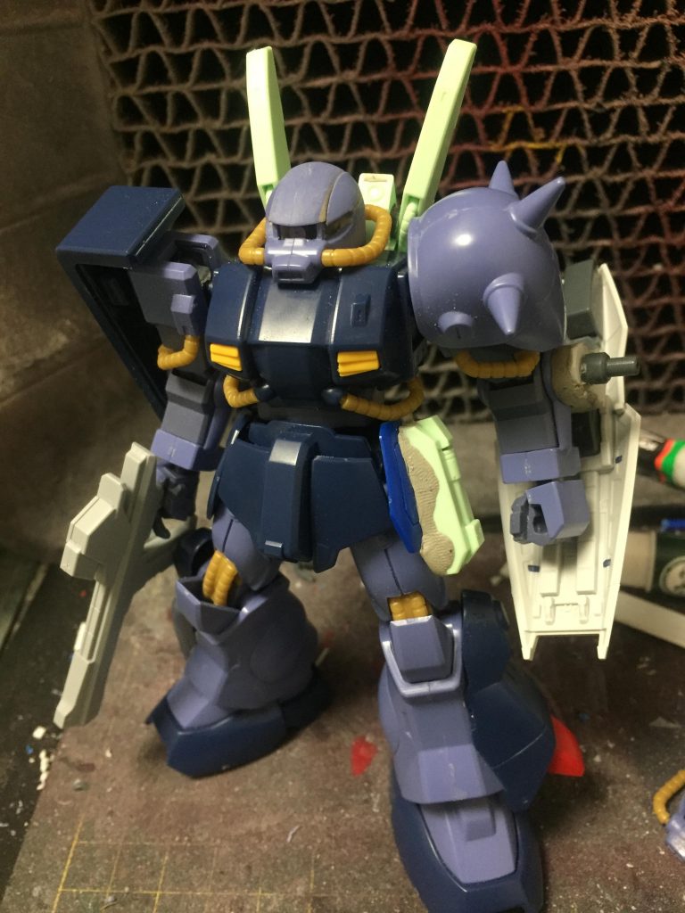 構想は決まっていたので簡単に…
ベース:ハイザック
流用パーツ:ジェガン
武装:シールド:ガンダムMkⅡ
 ビームバズーカ:ビルドシリーズから