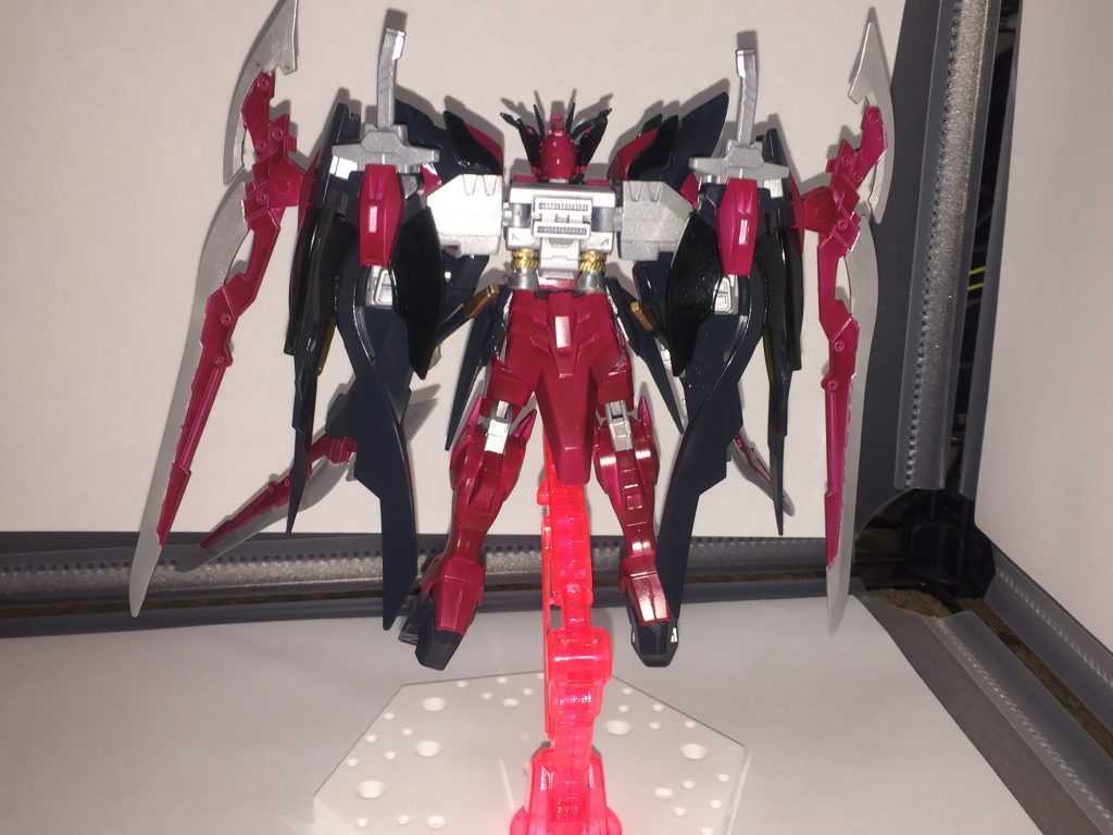 後姿です。
関節や背面はシルバーを入れています