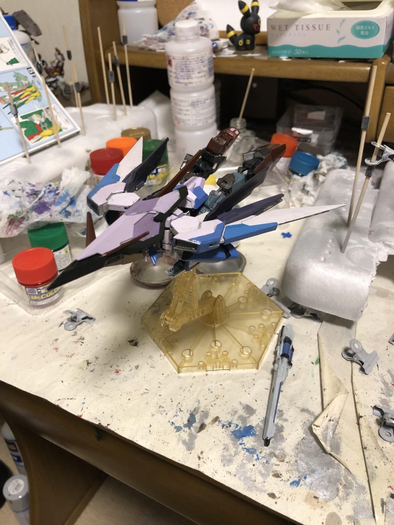 というわけで作りました。フェニーチェとノーネイムのミキシングで、プラ板によるパネルの追加と雑に可動を大きくしたりしてます。