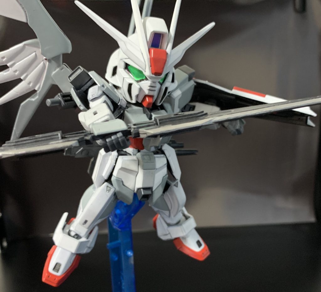 こちらはブレードとしても使用でき、どのようなレンジでも闘える「主役機」なんです←ここ重要