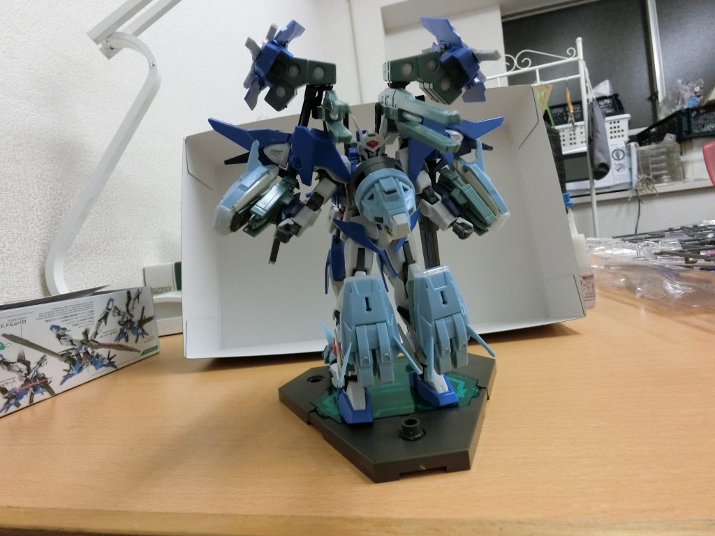 使用ガンプラはダイバーエースとスカイとプトレマイオスアームズとスカイの強化パーツセットでくみ上げたのがこれ…スカイ以外は先に作ってたので最後にスカイを組むことに。
プトレマイオス(トレミー)は強化パーツ扱い