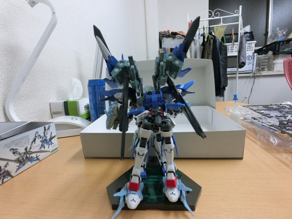 当初はダイバーをもう少し下のほうにつけるつもりだったけどね。トレミーブースターを足に取り付けることにより、機動力を大幅にアップできることに成功したが、その分扱いが難しくなった。