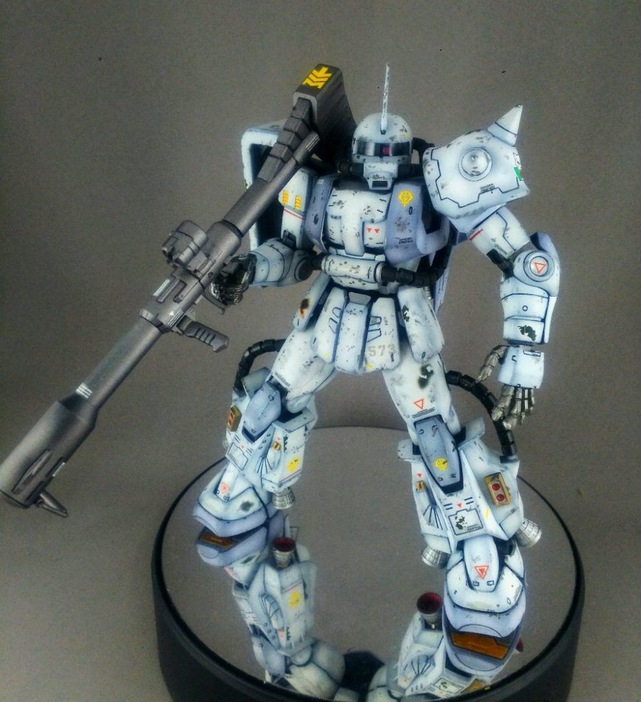 メインカメラ、バズーカの照準は市販のクリアパーツに変更しています。