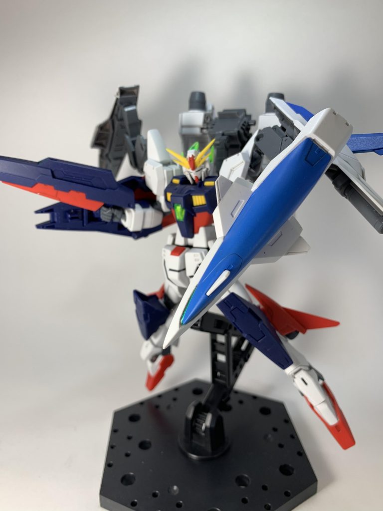 ランサーシールド。打突武器としても使えるメテオホッパーの機首部分。先端を尖らせて、あまりパーツのグリップが取り付けできるように改修。