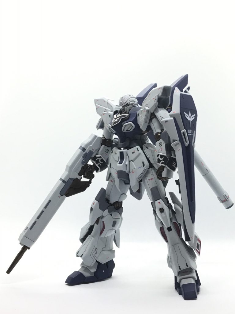 シナンジュスタインはどの方向から見ても抜け目なくかっこいいですね