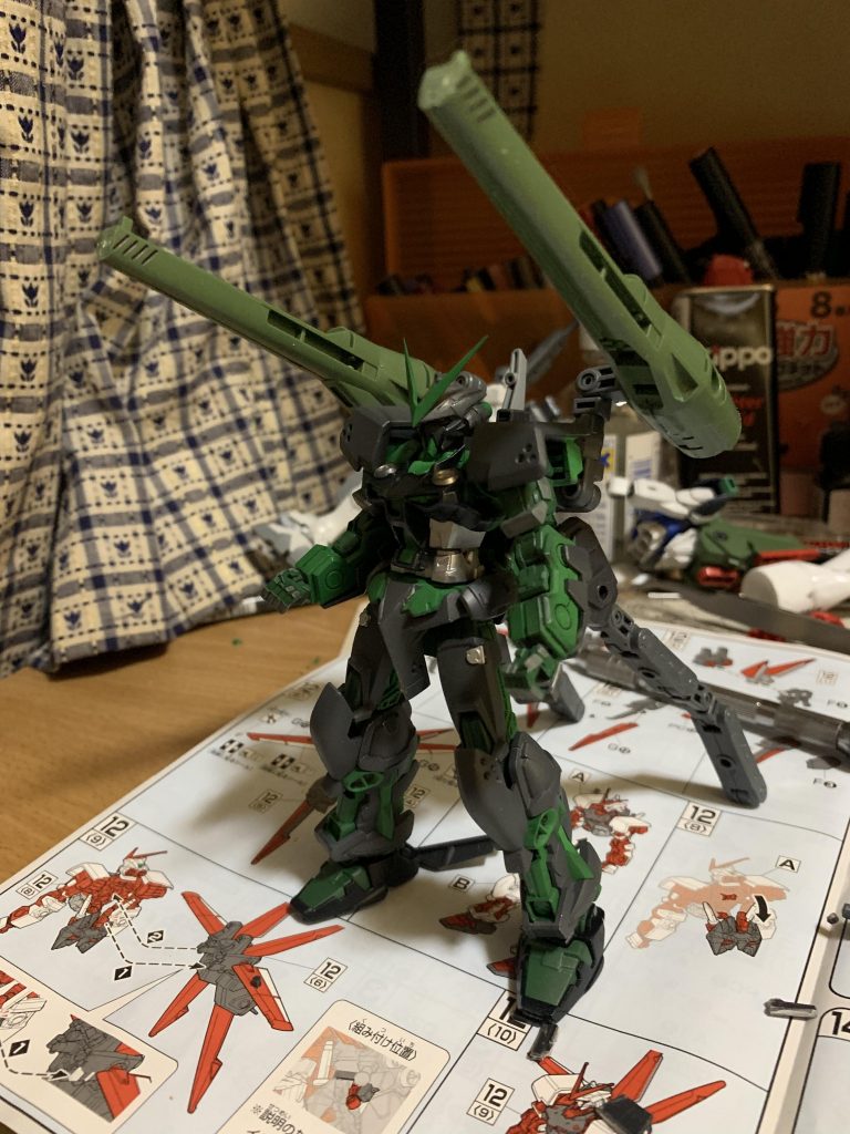 ケルベロスはビームの砲身をぶった切り、バトルアームアームズのジョイントでそのままフライトユニットに接続。