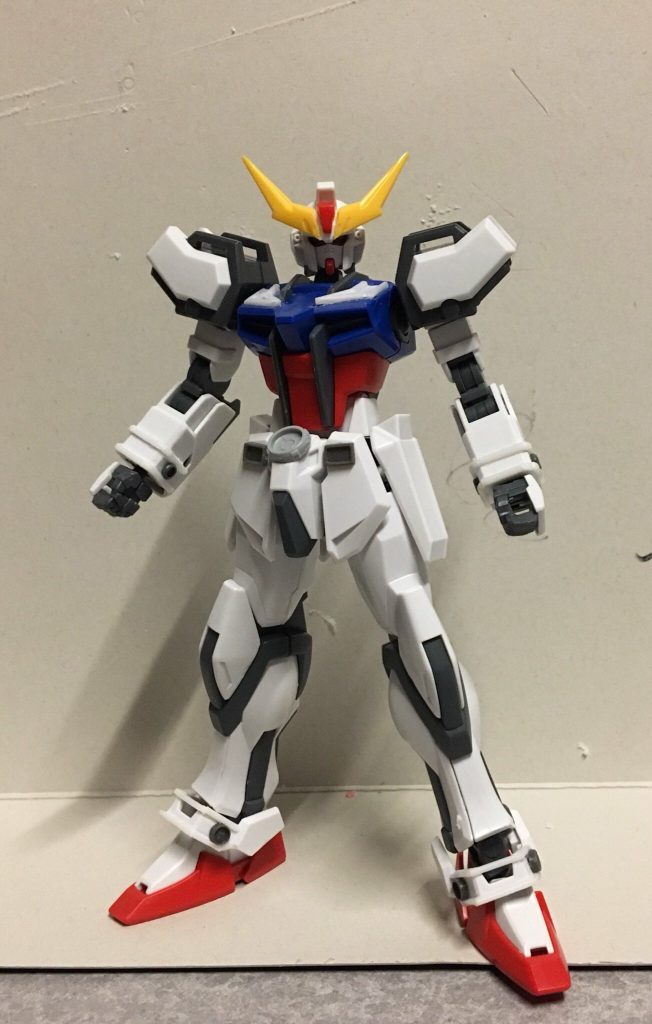 コンセプトは大改造せずということで主にツノ、手足を集中して取り組みました。
まずツノはストライクをベースにバルバトスルプスとのミキシングです。