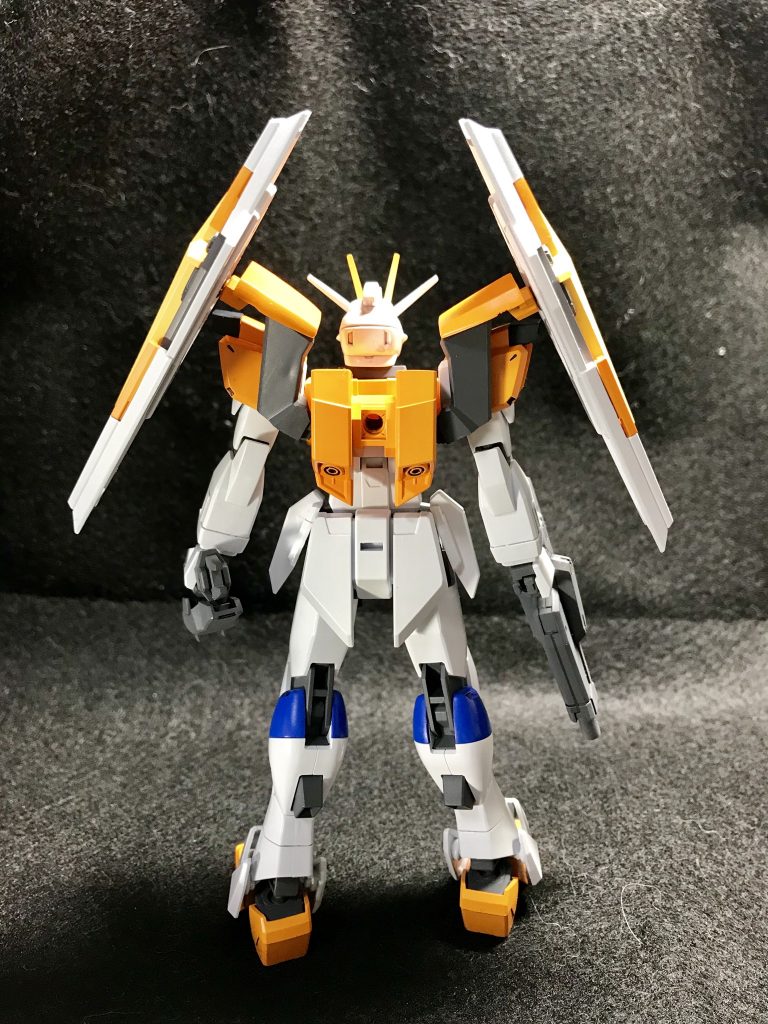 ・バック
ダブルオーのバックパックにインパルスのシールドを2つ接続しています。