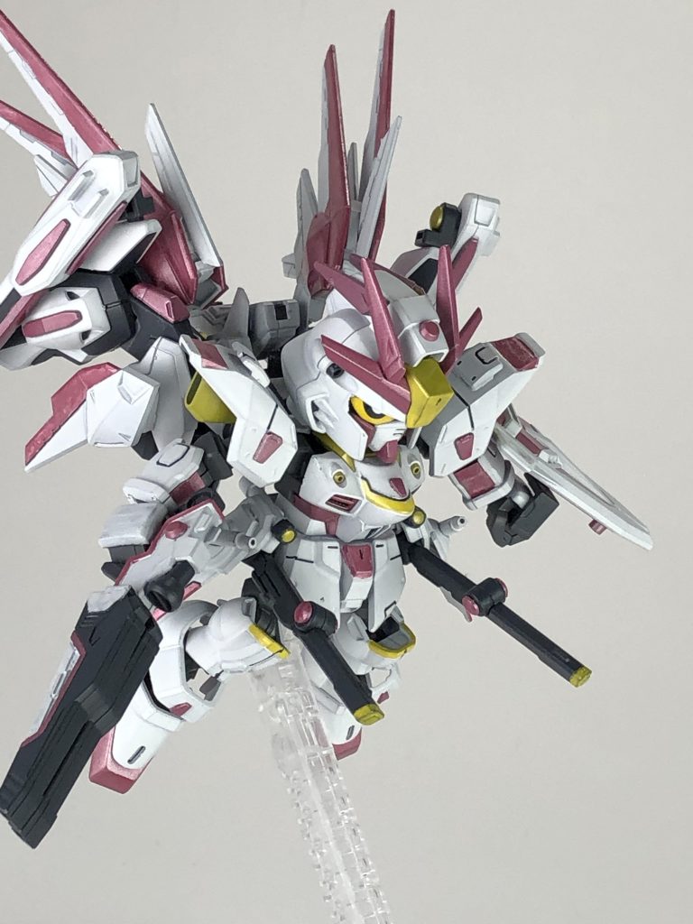 クスィフィアスレール砲改・「クフィス」。威力、連射性は原点のフリーダムのままですがスコープを追加していることで、精密射撃を可能にしています。
クフィスはクスィフィアスレール砲の略です。