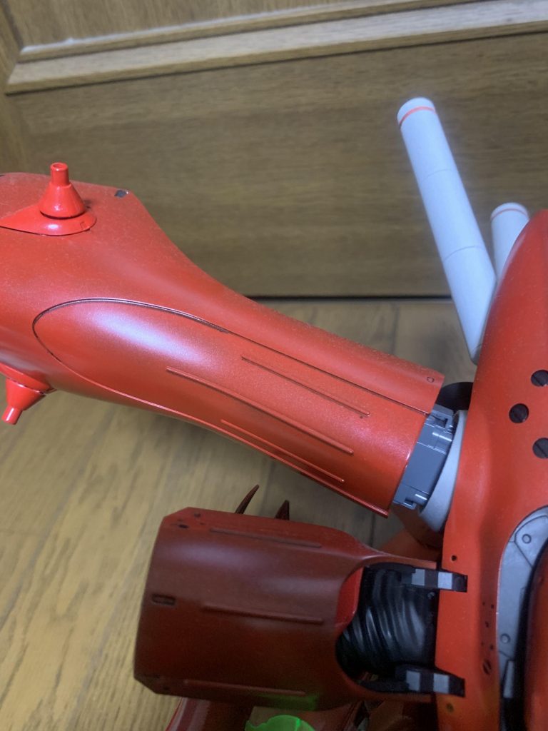 墨入れは上から光が当たっていることを表現するために影になるように!