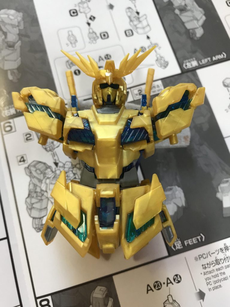 当初は色数も少なく塗装が楽と思い、簡単に作れると思っていましたが、パーツの数に困惑。