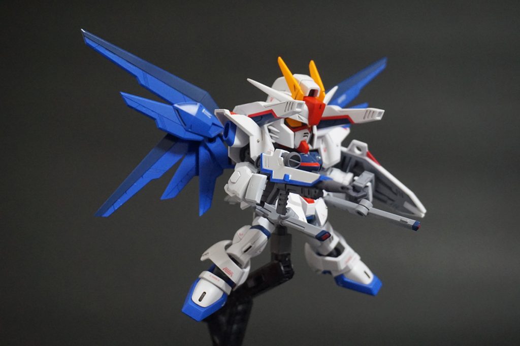 フルバーストです。
各部塗り分けは結構大変でした。