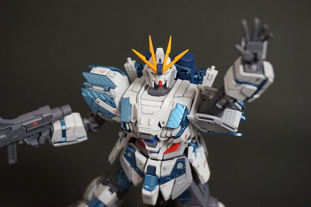 個人的なナラティブガンダムのイメージはこんな感じですね。