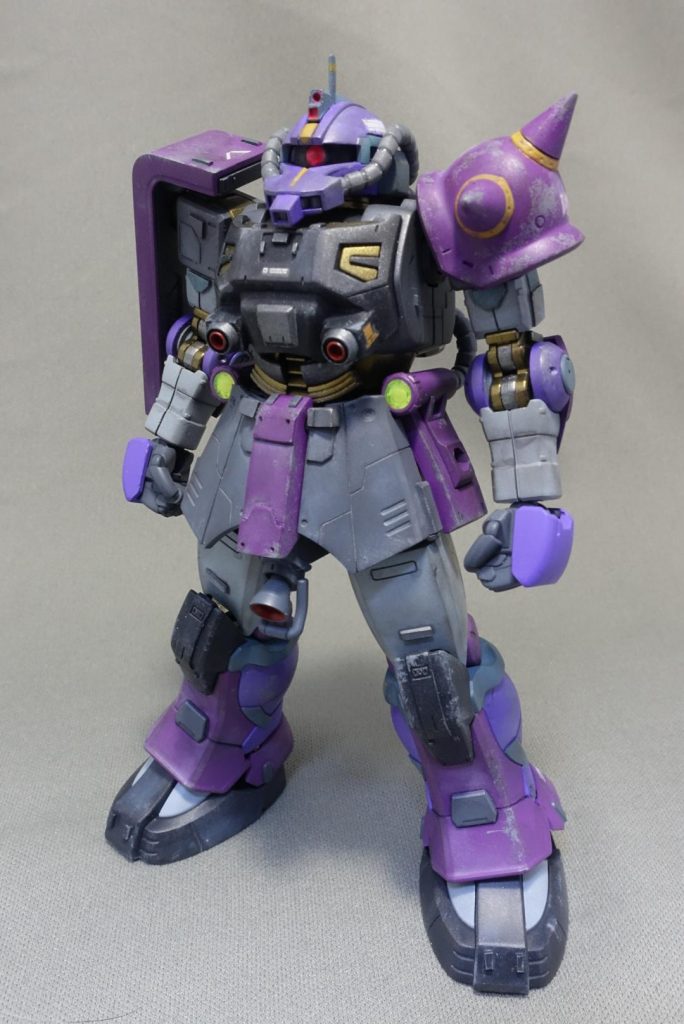 3月9日(ザクの日)に、どうしても作りたくなって家探ししたら見つけた素組のアクトザクに、若干の改造を加えて完成させました。