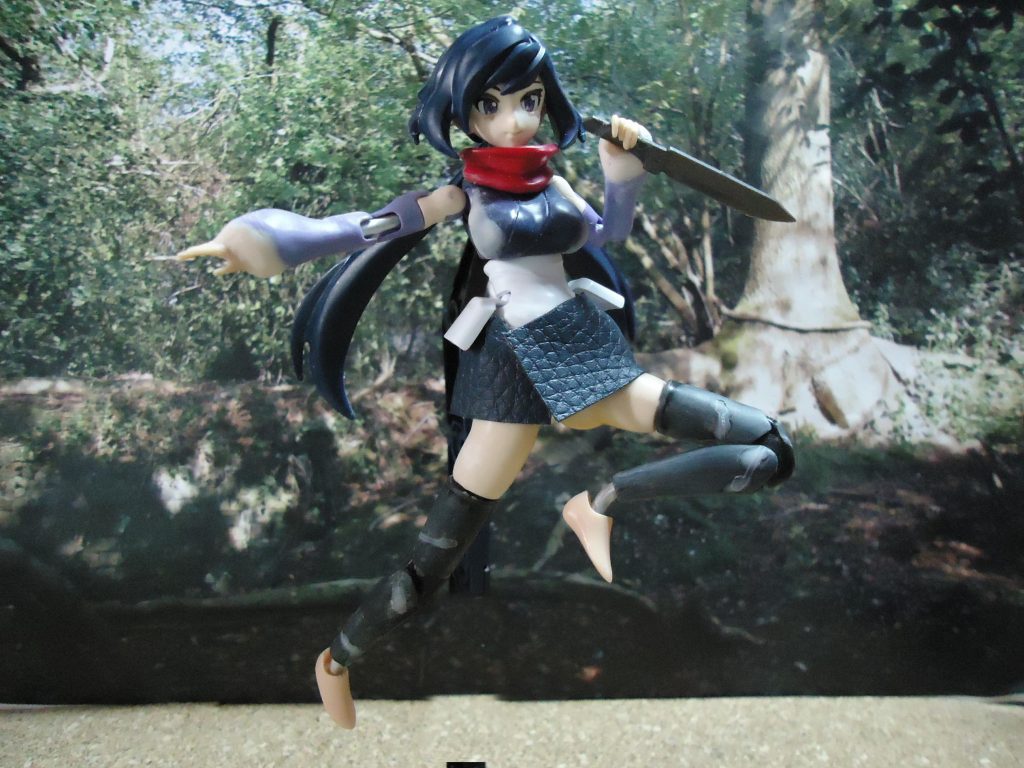 キットでは設定と違う袖の形や胸周りのボリュームアップ？ボディバランスを調整しています。