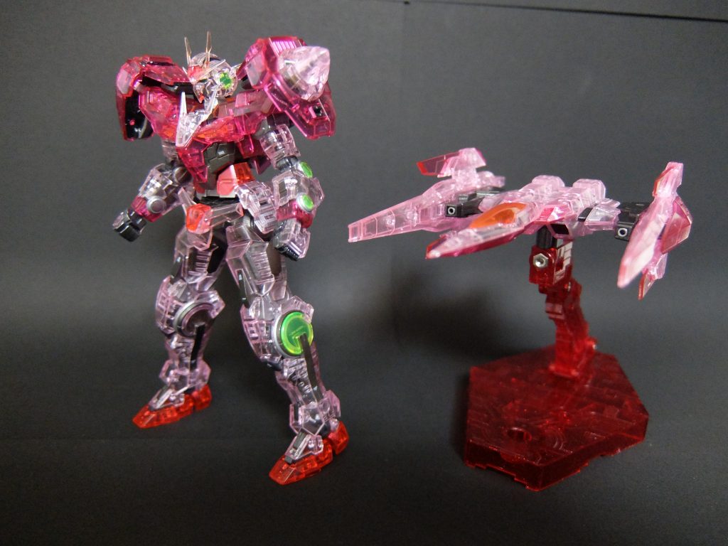 ダブルオーガンダムとオーライザー。OO系はスタイリッシュで好きなデザインです。