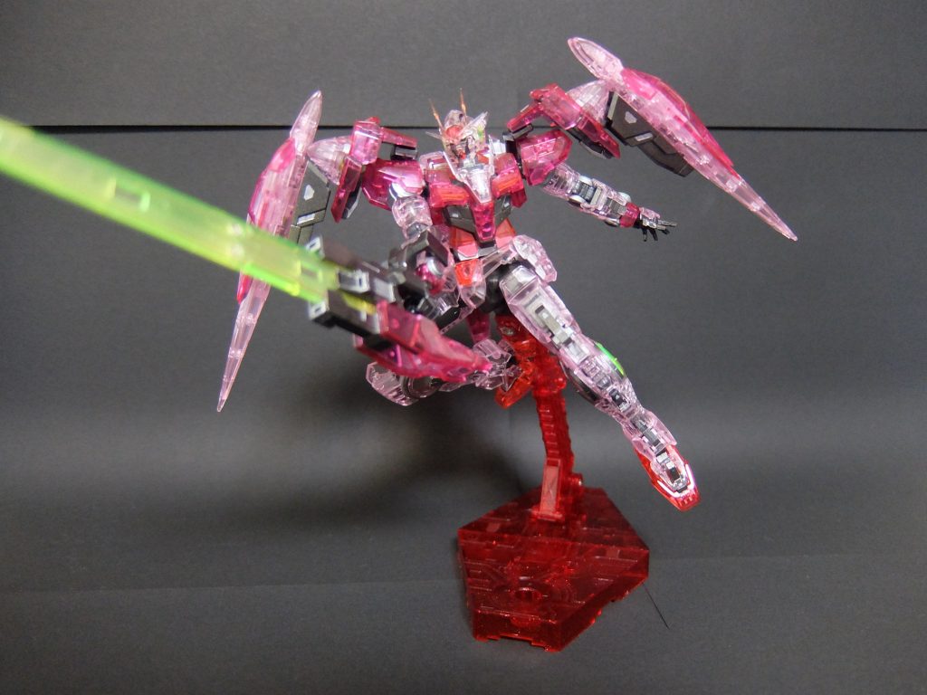 GNソードⅢ　GNソードモード。クリアパーツはゲート処理とコンパウンドで丁寧に仕上げました。綺麗にできている(はず)。