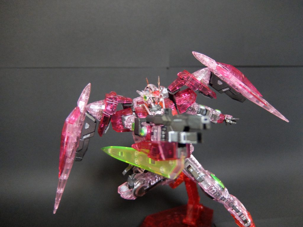 GNソードⅢ　GNライフルモード。
キットが良い物なのでかなり助けられていますが、丁寧に作成して満足のいく出来になりました。
とにかく撮影の練習をせねば。。。ありがとうございました！