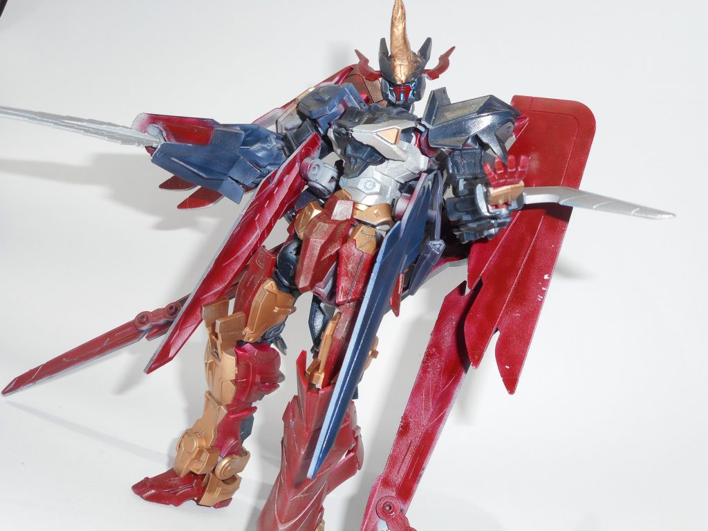 背中につけてやってバックパックにしてやることでまたまたボリュームが上がります。
ゲムデウスの参考要素として腰マントをイメージしています。