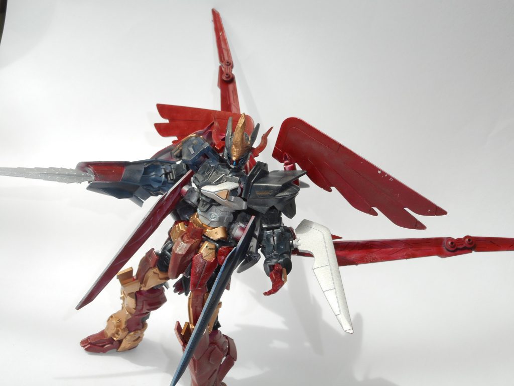 さらにユニット側の翼を展開することで二枚重ねて翼を広げられる事が出来ます。機動力を高くすると言い訳をしようとしていたのですが結局はロマンです。